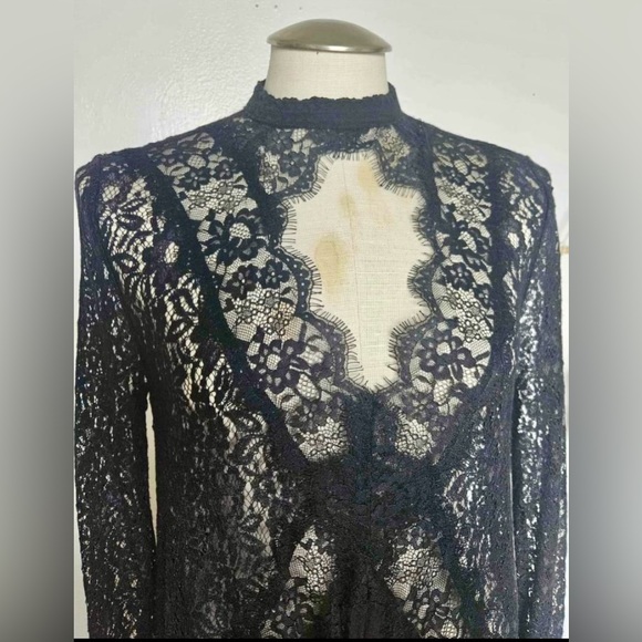 Gently worn Black Tell Tale Lace Long Sleeve Tunic by Free People sz Small - Picture 5 of 7